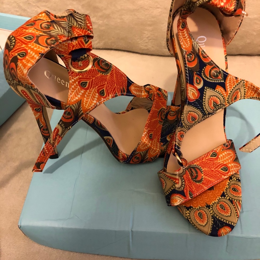 Paisley pattern stilettos EU 35 fits like US 5.